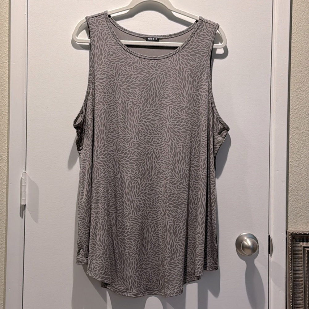 Sleeveless swing tank